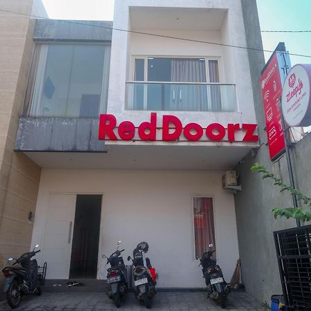 Готель Reddoorz Syariah Near Simpang Lima Semarang Jomblang Екстер'єр фото